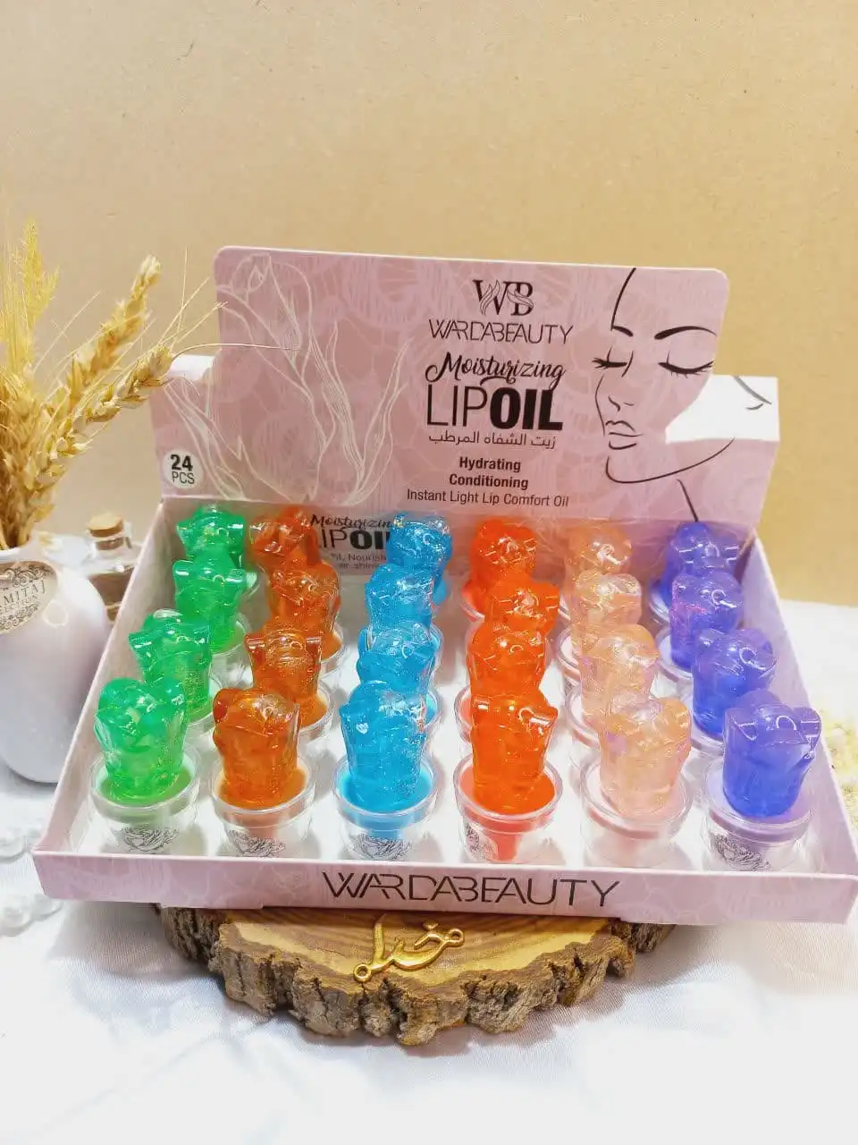 برق لب شاین دار طرح گل وردا بیوتی warda beauty کد WB 2242206 |