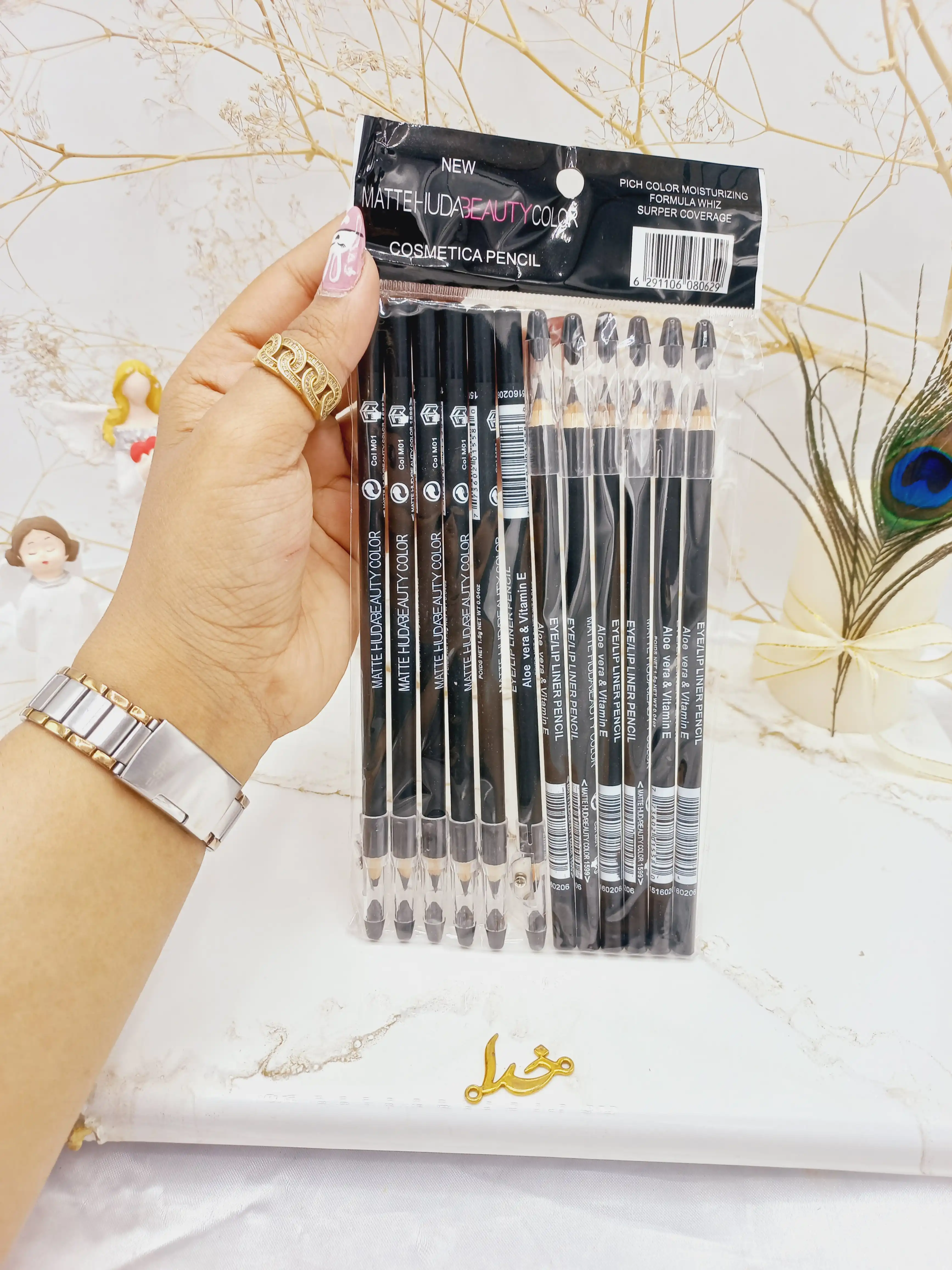 مداد چشم مات مشکی دارای ویتامین E  تراش دار هدا بیوتی HUDABEAUTY کد 80629