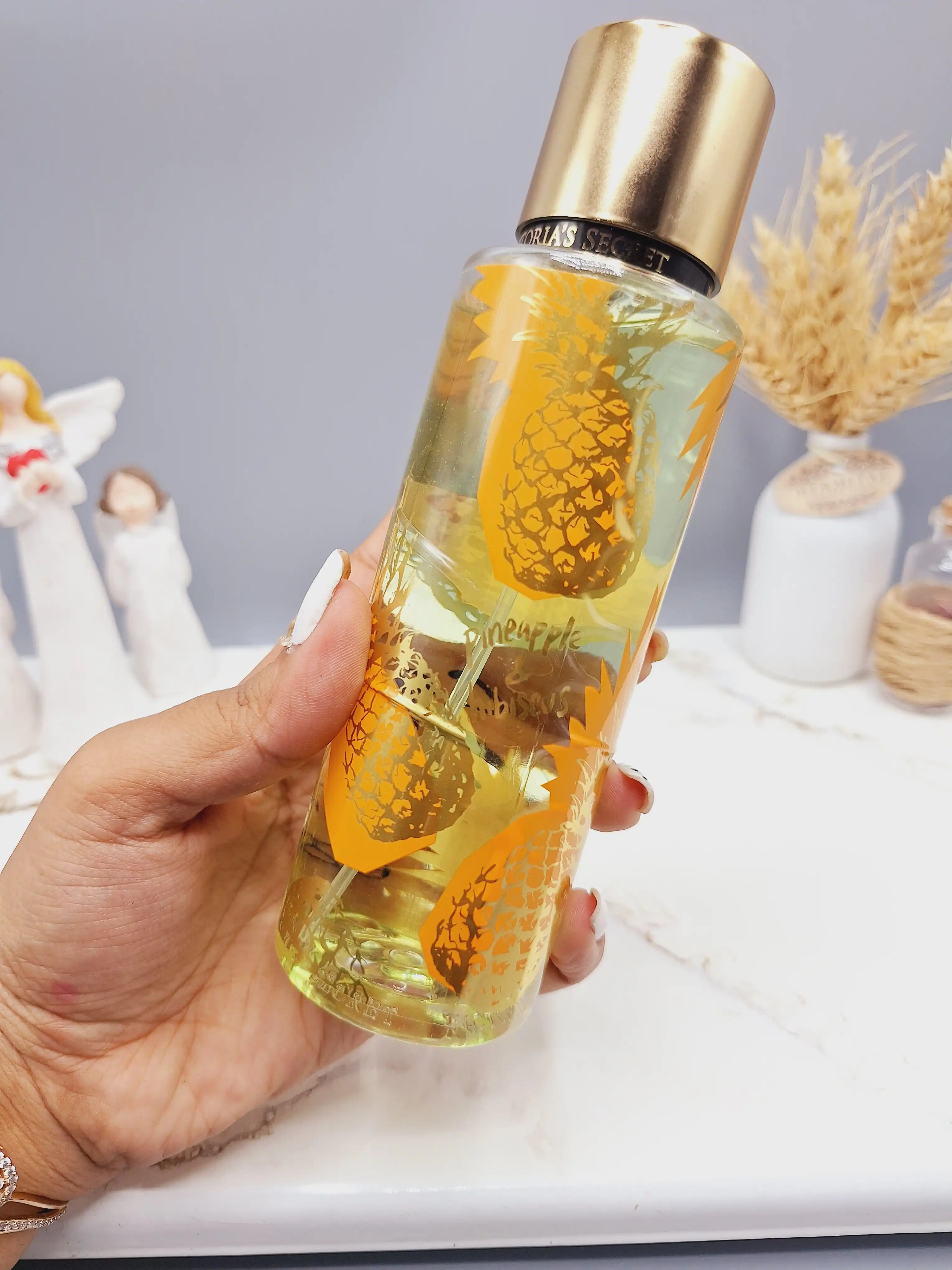 بادی اسپلش 250 ml شاین دار ویکتوریا سکرت مدل Squeeze of pineapple اورجینال