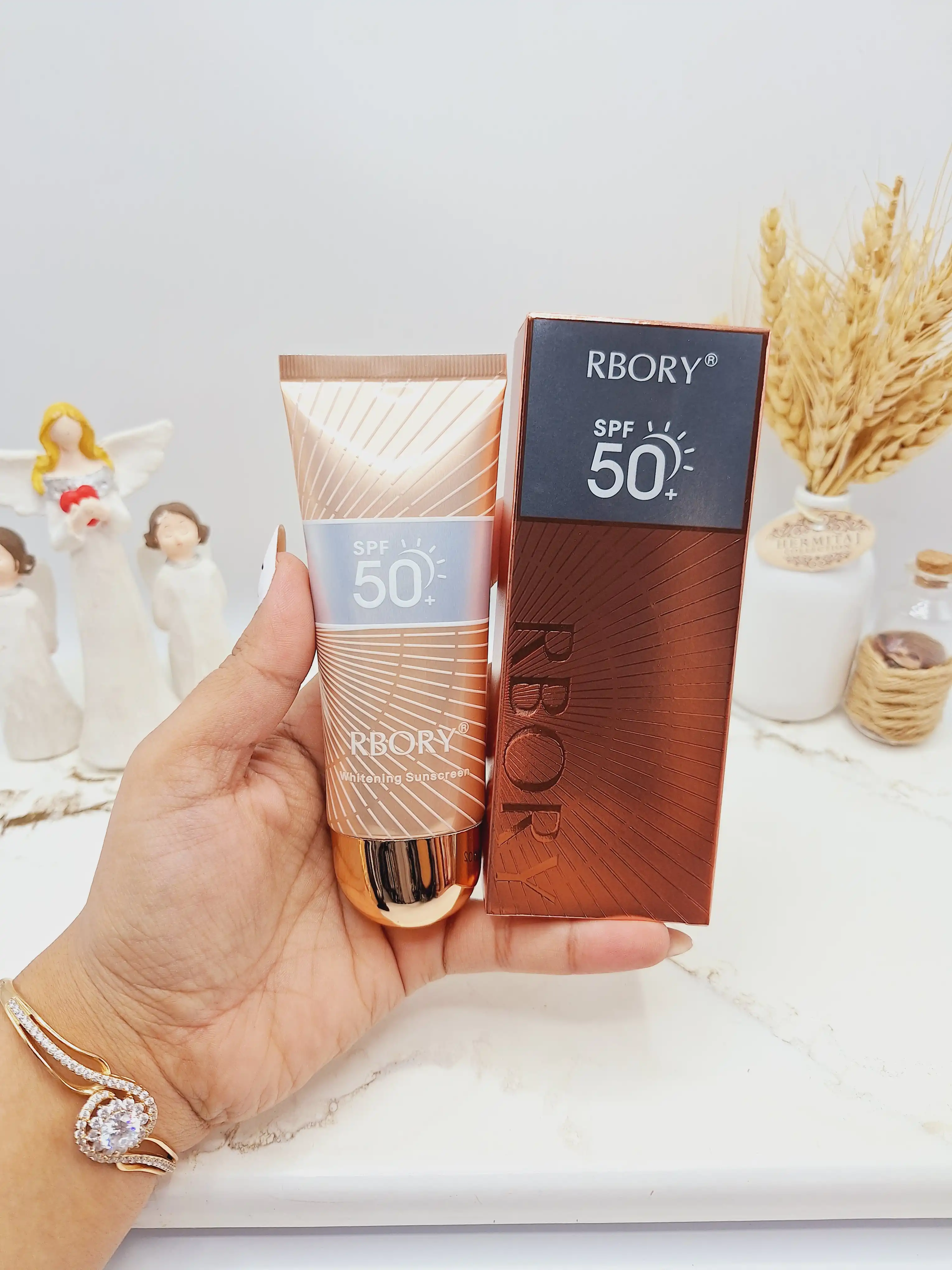 ضد آفتاب بی رنگ SPF 50 برند RBORY اصلی کد R22002