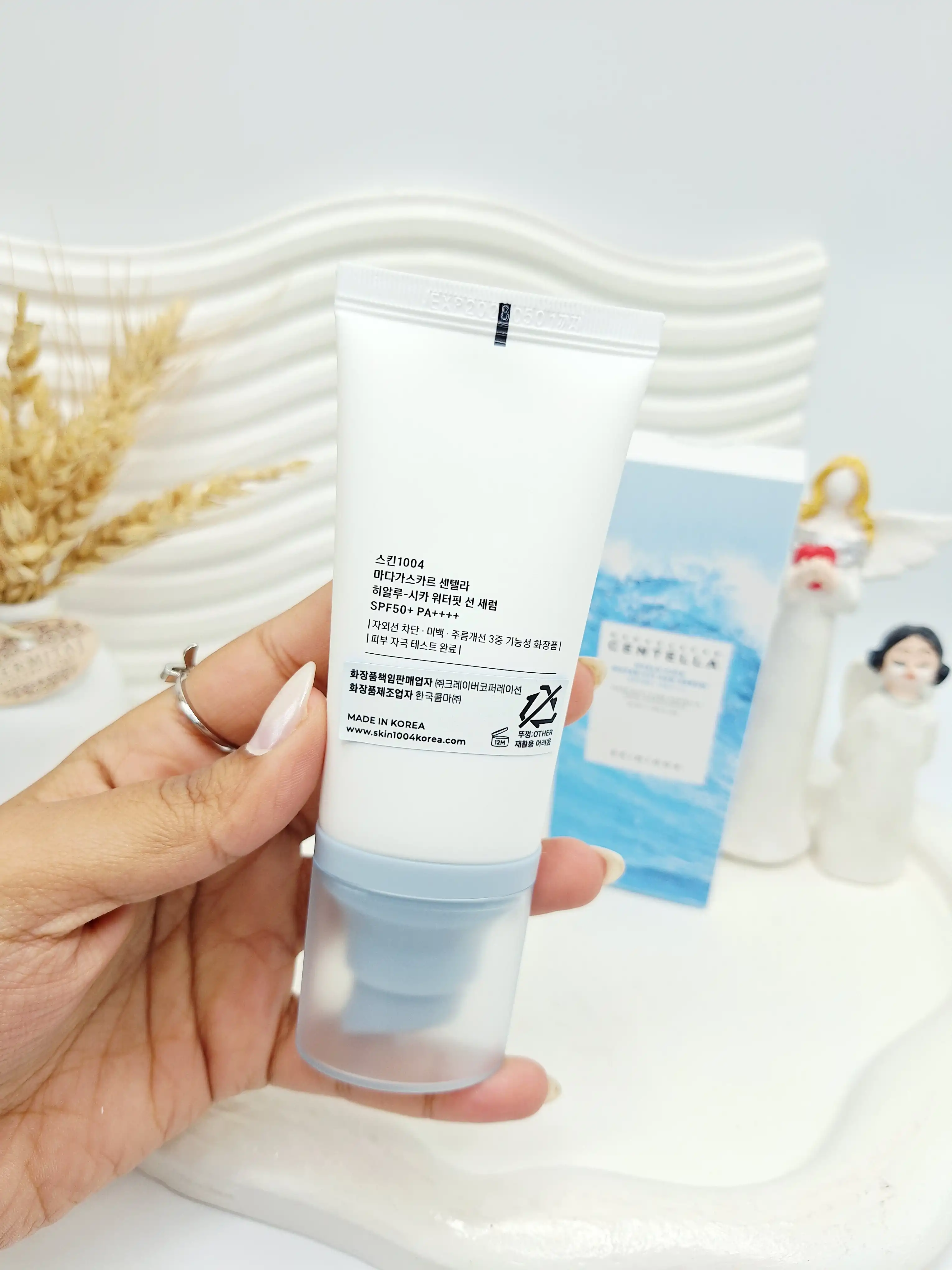 کرم ضد آفتاب بدون رنگ سنتلا +SPF 50 های کپی امارات کد 1592