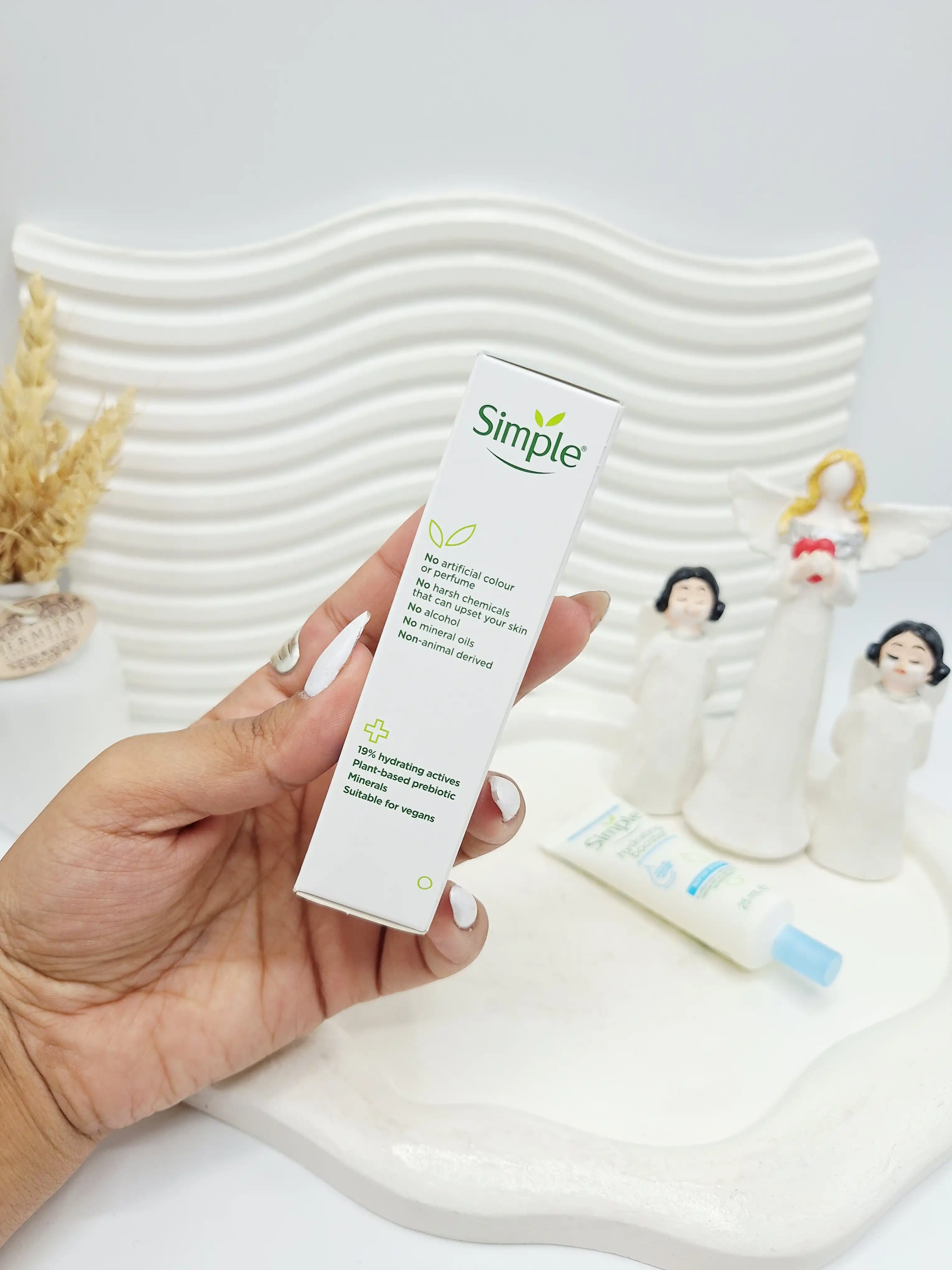 سرم کرمی آبرسان عمقی پوست مناسب پوست‌های حساس برند سیمپل اورجینال Simple کد 8787
