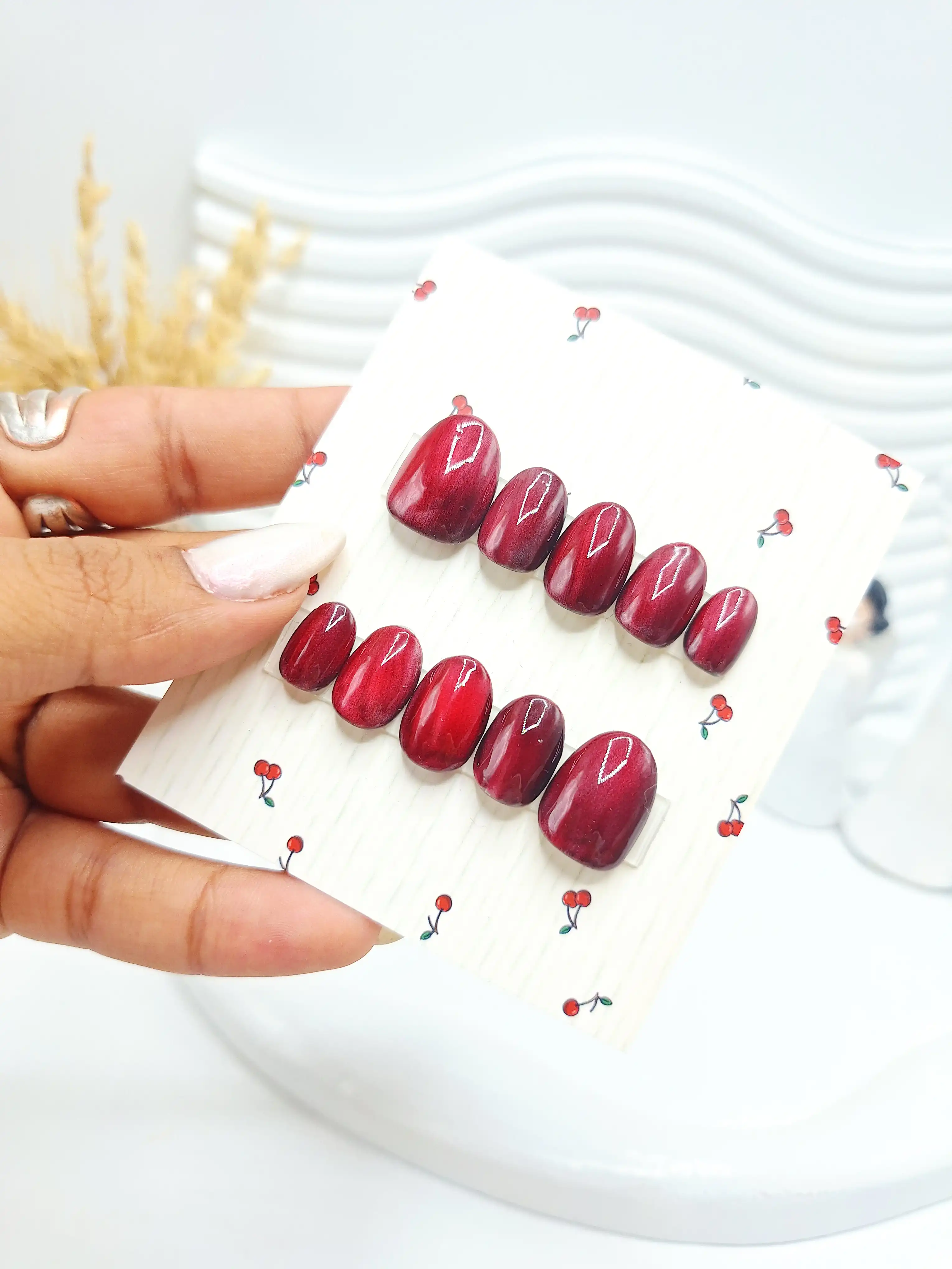 ناخن مصنوعی پا دست ساز با مواد کاشت مدل آیس چری زرشکی ( ب همراه پک اختصادی)